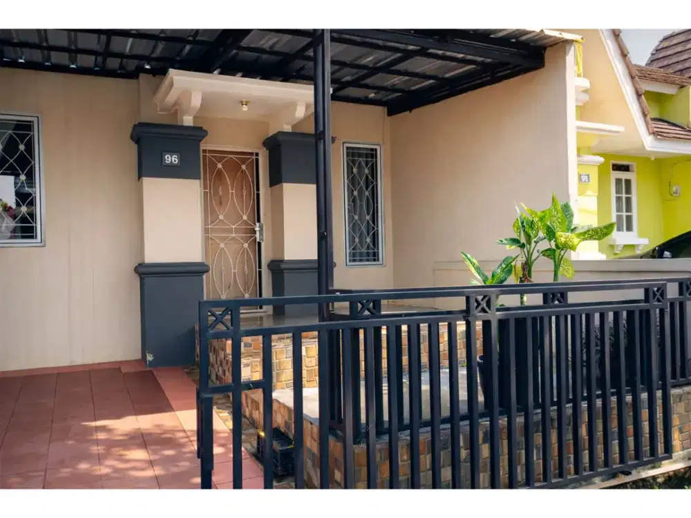 DISEWA RUMAH TAHUNAN FULL FURNISH BAGUS SIAP HUNI DI SENTUL CITY