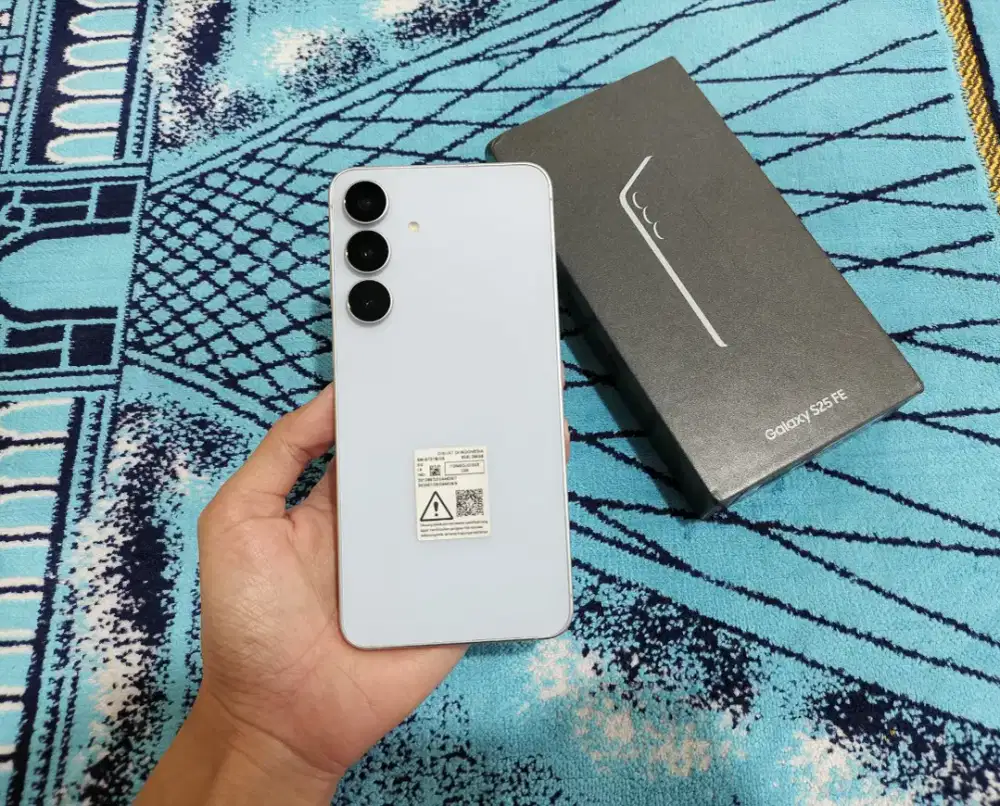 Samsung S25 FE 5G 8-256 GB Mulus