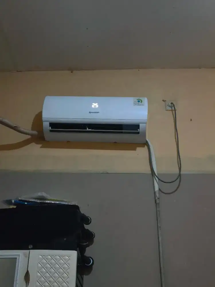 Dijual AC Sharp 1/2pk