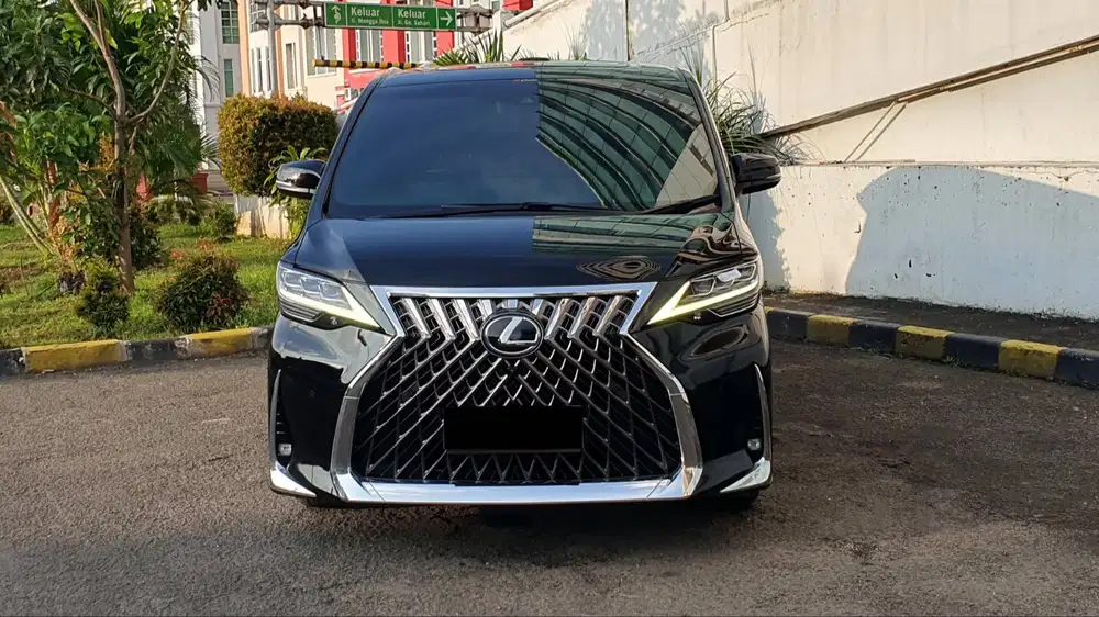Lexus LM350 LM 350 Executive VIP 2+2 4 Seat Hitam 2020 Low KM Record