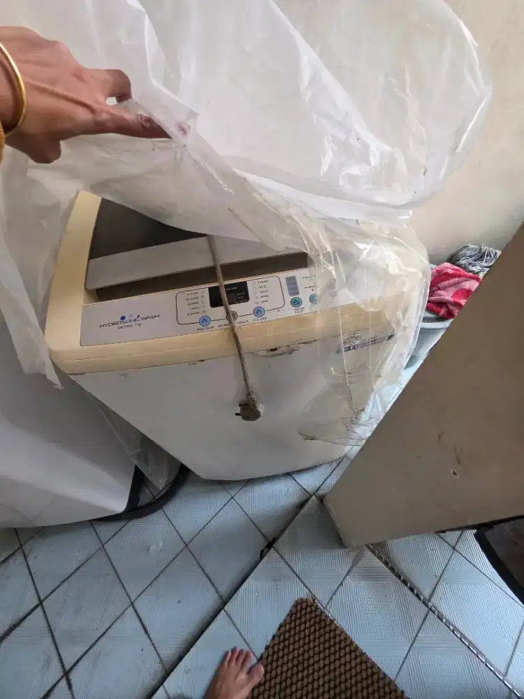 Mesin cuci elektrolux