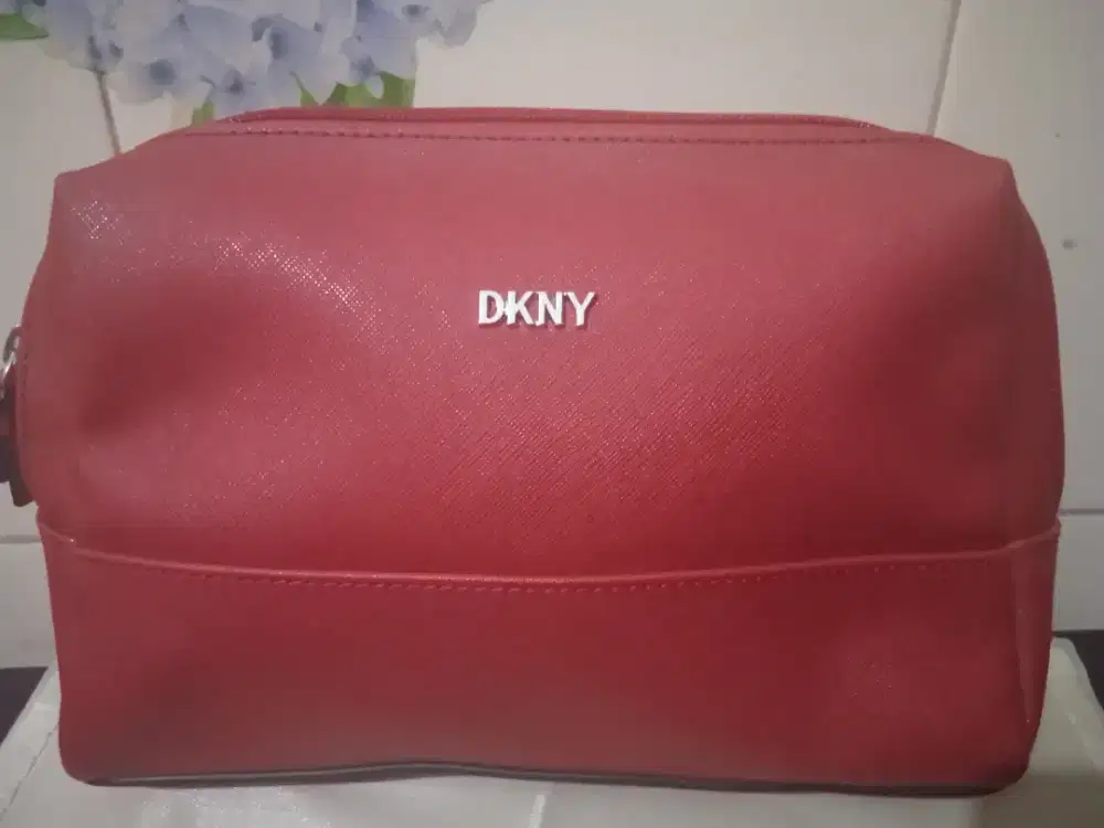 Pouch DKNY ori sz 20x27cm