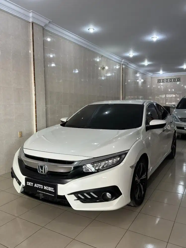 Honda Civic Turbo Sedan A/T Putih 2017