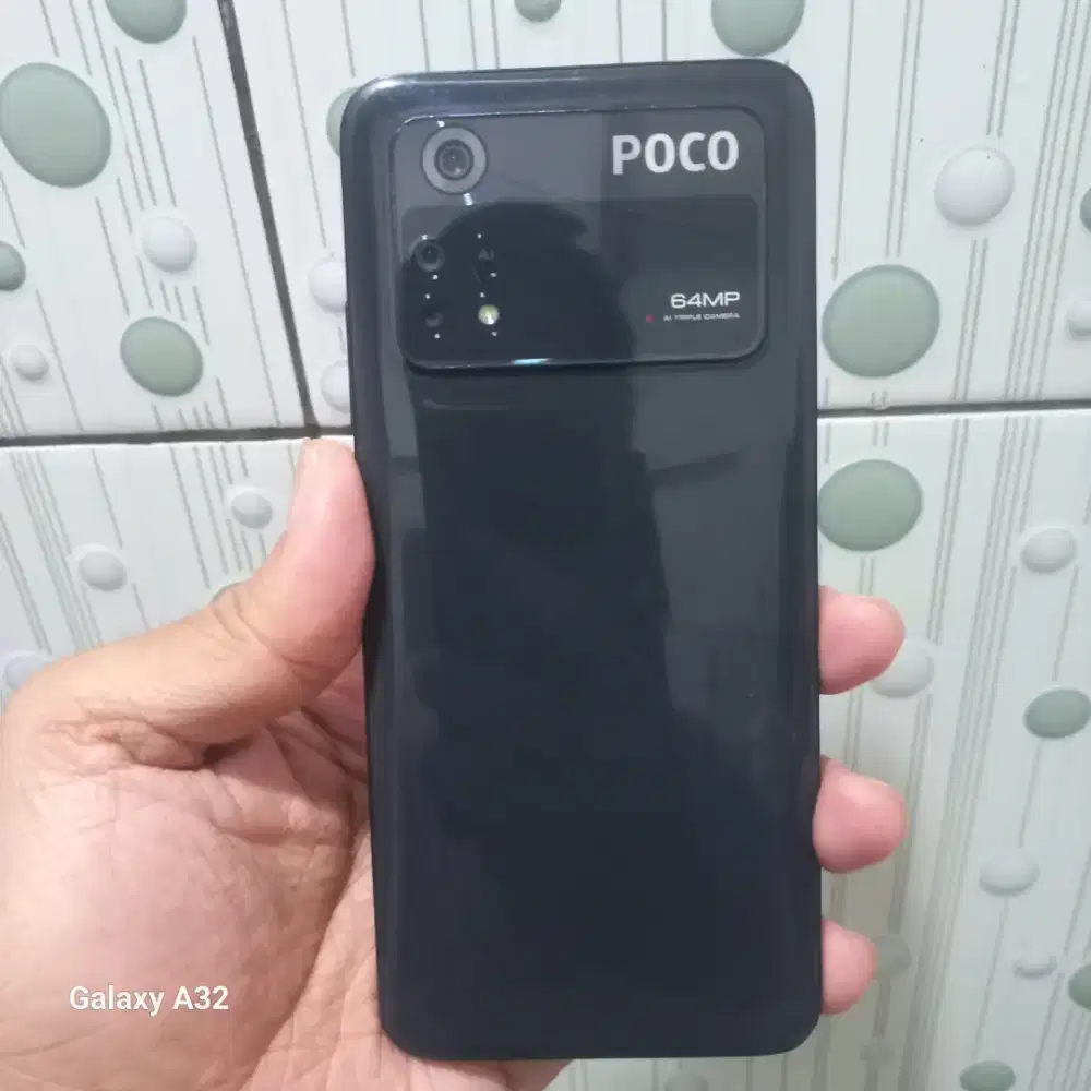 Poco m4 pro 8/256 hp aja minus pemakaian aja
