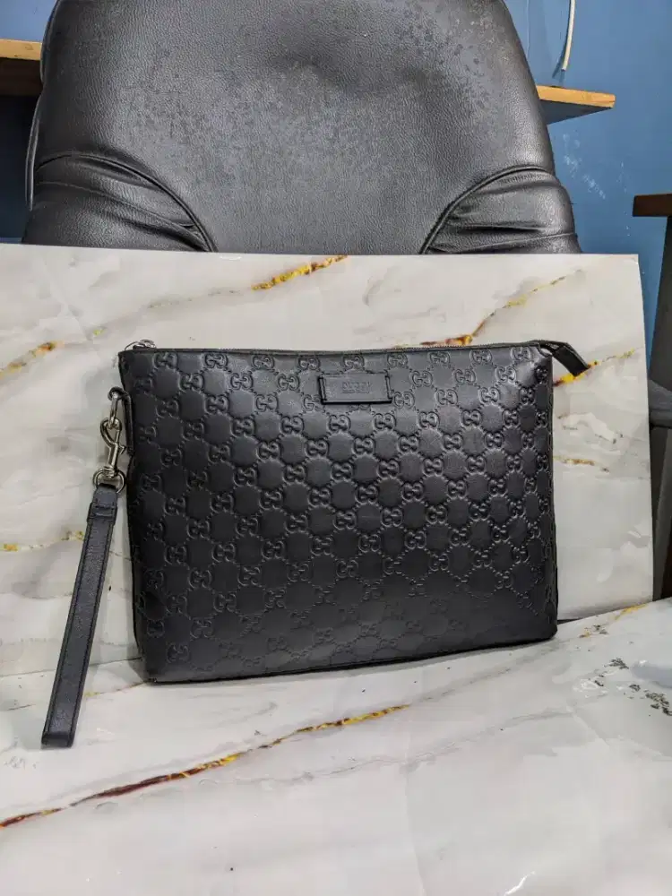 GUCCI Signature Soft Strap Clutch 473881 AUTHENTIC ORIGINAL