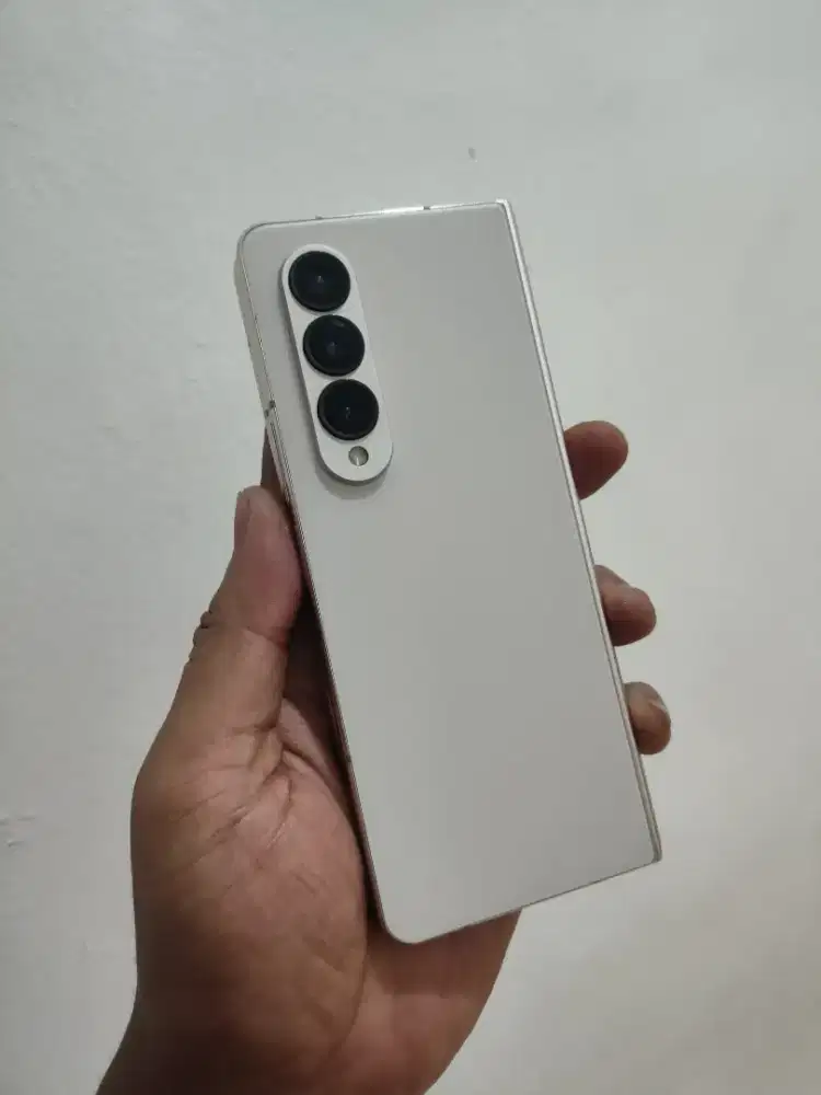 SAMSUNG Z FOLD 4 5G RAM 12/256GB

EX SEIN