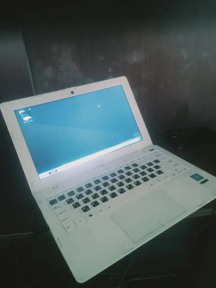 LAPTOP ASUS X200M