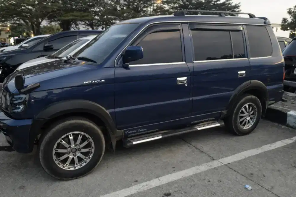 Mobil Mitsubishi Kuda