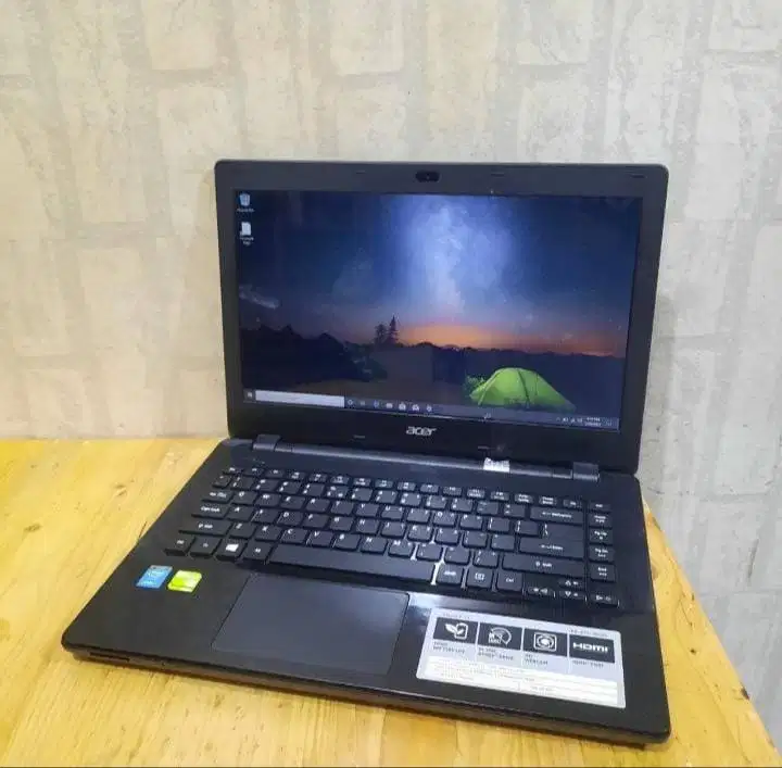 Jual Laptop  Acer e5 471 Core i3