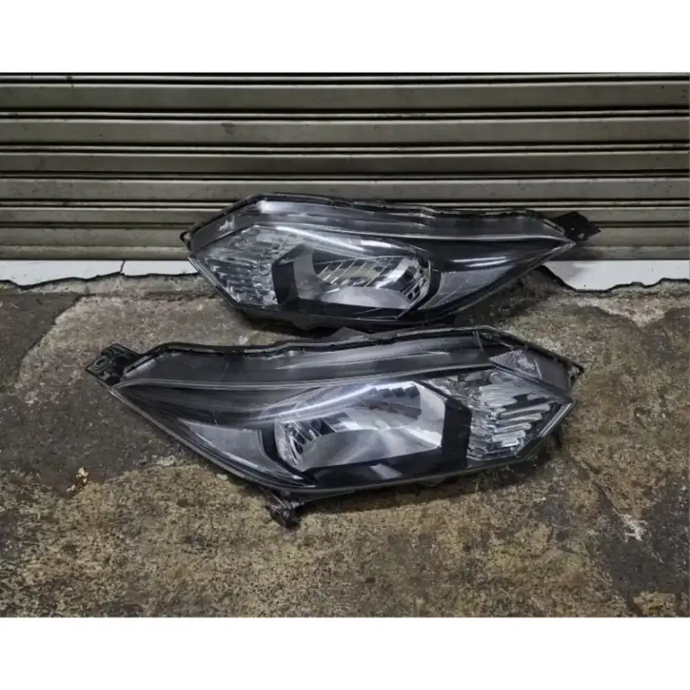 Jual berbagai macam headlamp mobil copotan