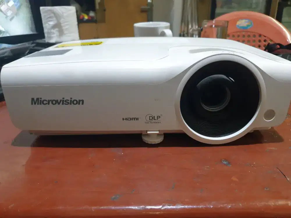Dijual cepat Projector MICROVISON MX400 mulus