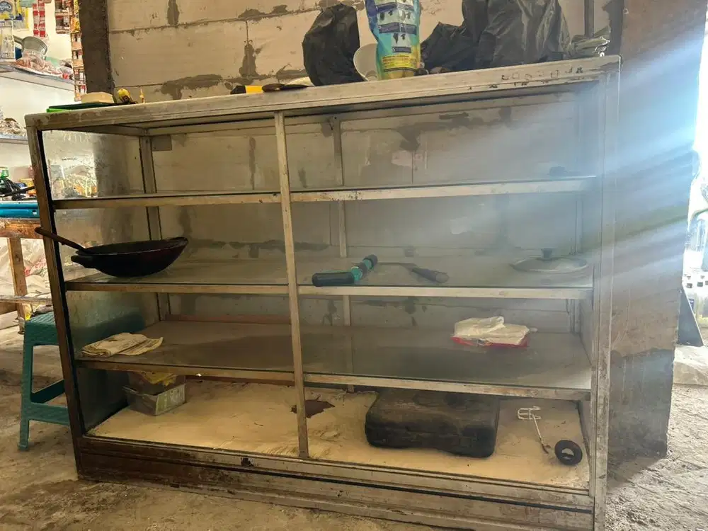 Etalase murah daripada gak kepakai