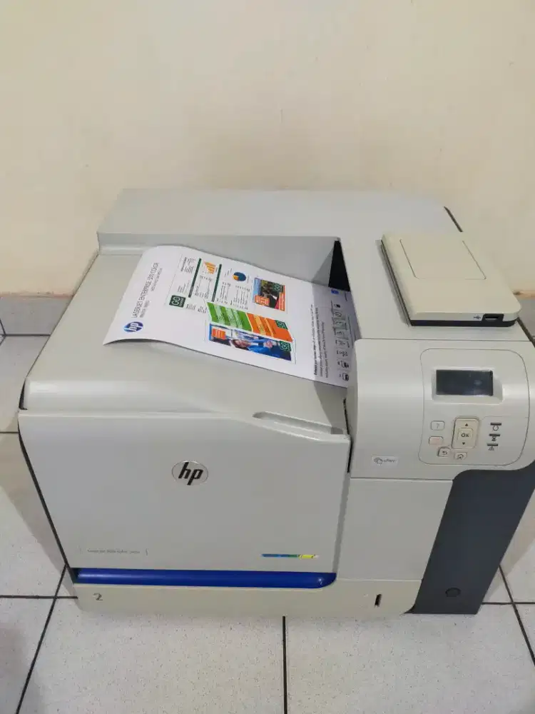 Printer LaserJet warna HP M551 normal siap pakai