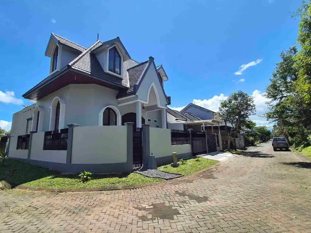 Rumah Hooq 2 Lantai Kawasan Elite Araya Golf Luas 210 m2