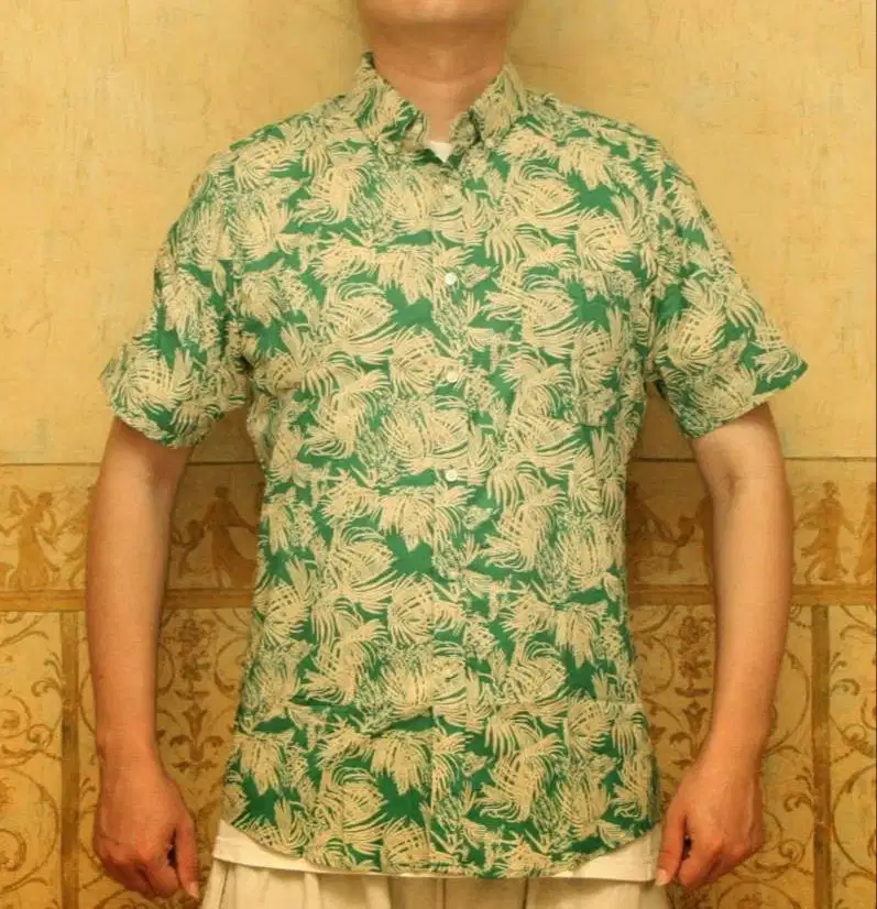 Kemeja Lengan Pendek Pria Katun Import wrn hijau mtif Daun Kelapa