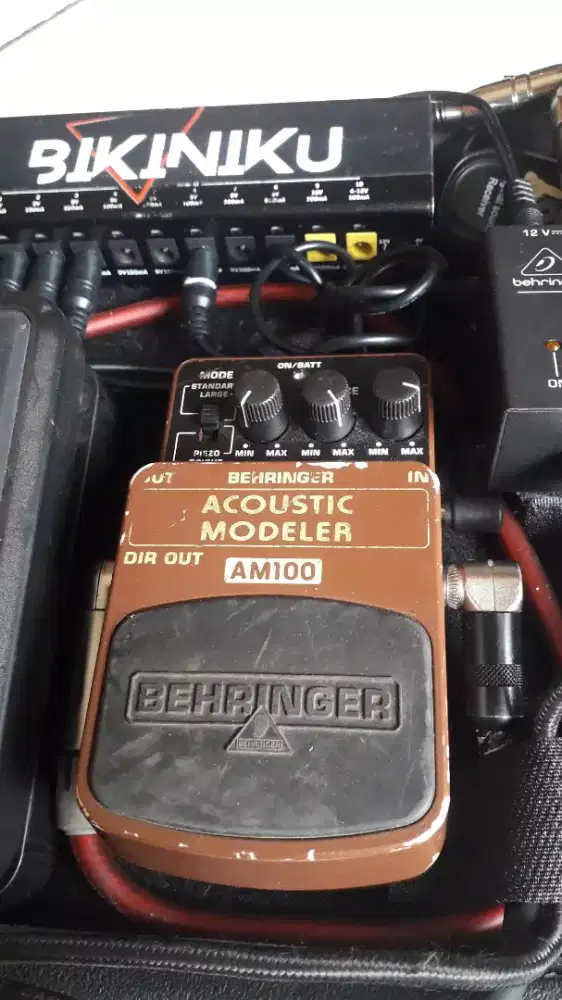 Efek gitar Behringer acoustic simulator