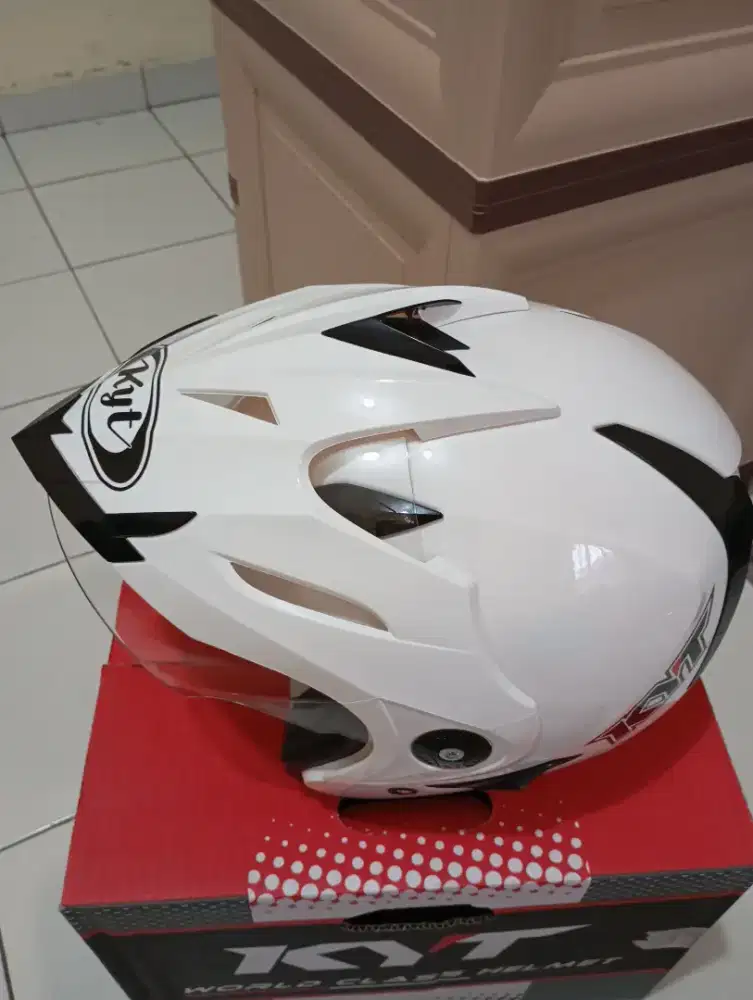 Helm Kyt putih Uk M