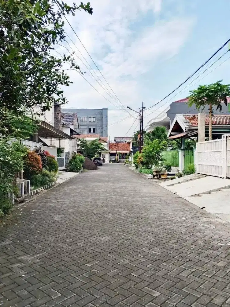 Rmh (10x20) di Tenggilis dkt Jemursari