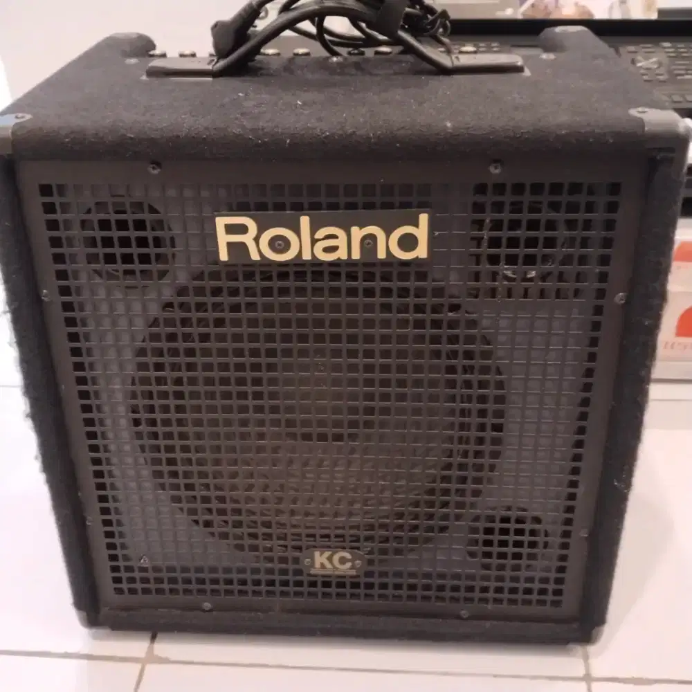 Jual cepet buat Lebaran Roland KC350 amply keyboard