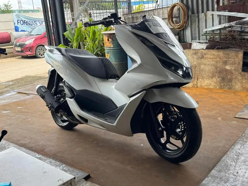 Honda Pcx 160 Cbs 2023 White (Putih)