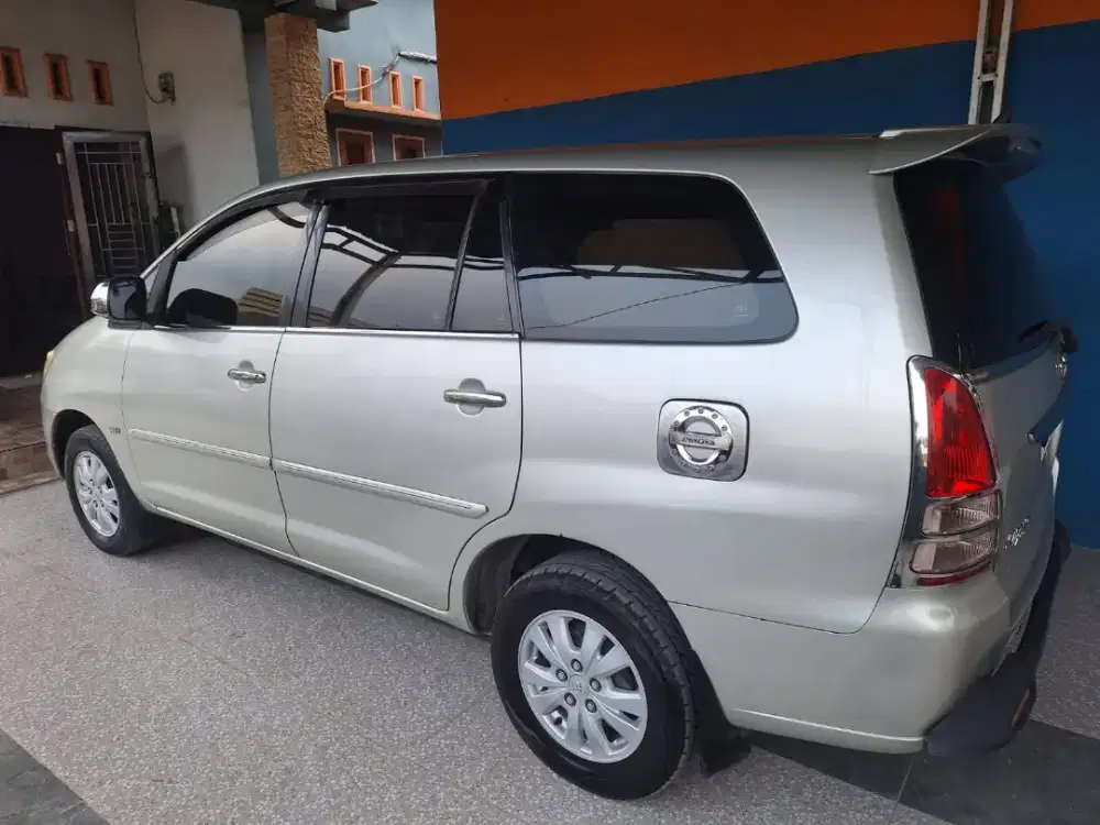 Mobil Pribadi Kijang Innova 2008 Automatic Captain Seat