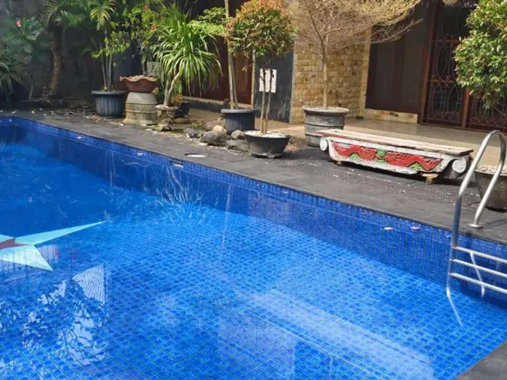 RUMAH ASRI SIAP HUNI PLUS KOLAM RENANG DI KAWASAN AMPERA JAKARTA SELATAN