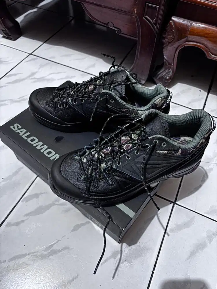 Sepatu salomon LIMITED EDITION ori bukan kw