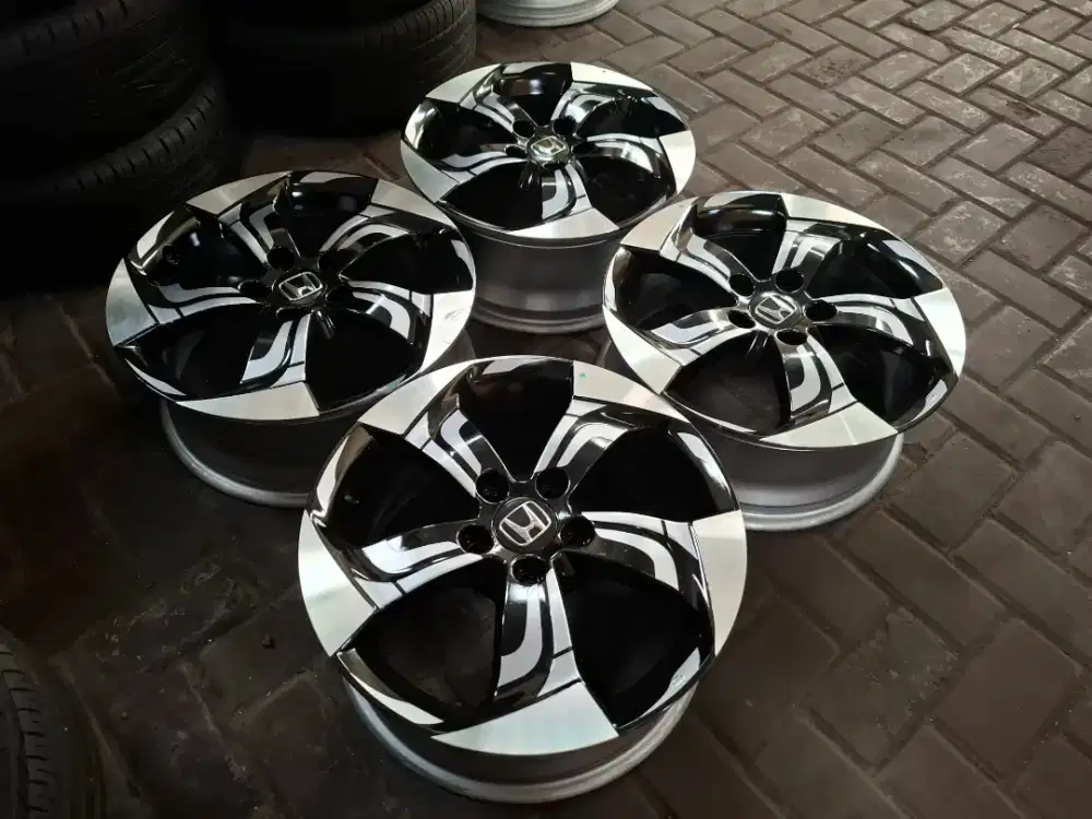 Velg R17 Innova Hilux Rangga Rush Terios Camry Granmax Luxio Ertiga