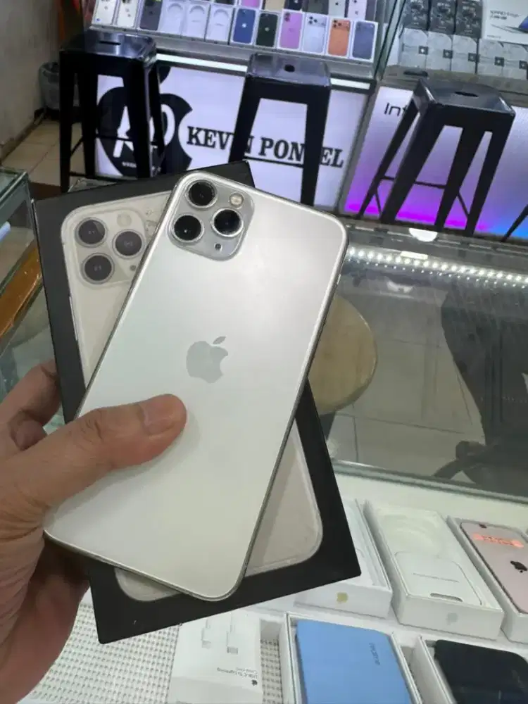 IPHONE 11 PRO 64GB PERMANEN (MINUS FACE ID DAN UDAH GANTI BATRE)