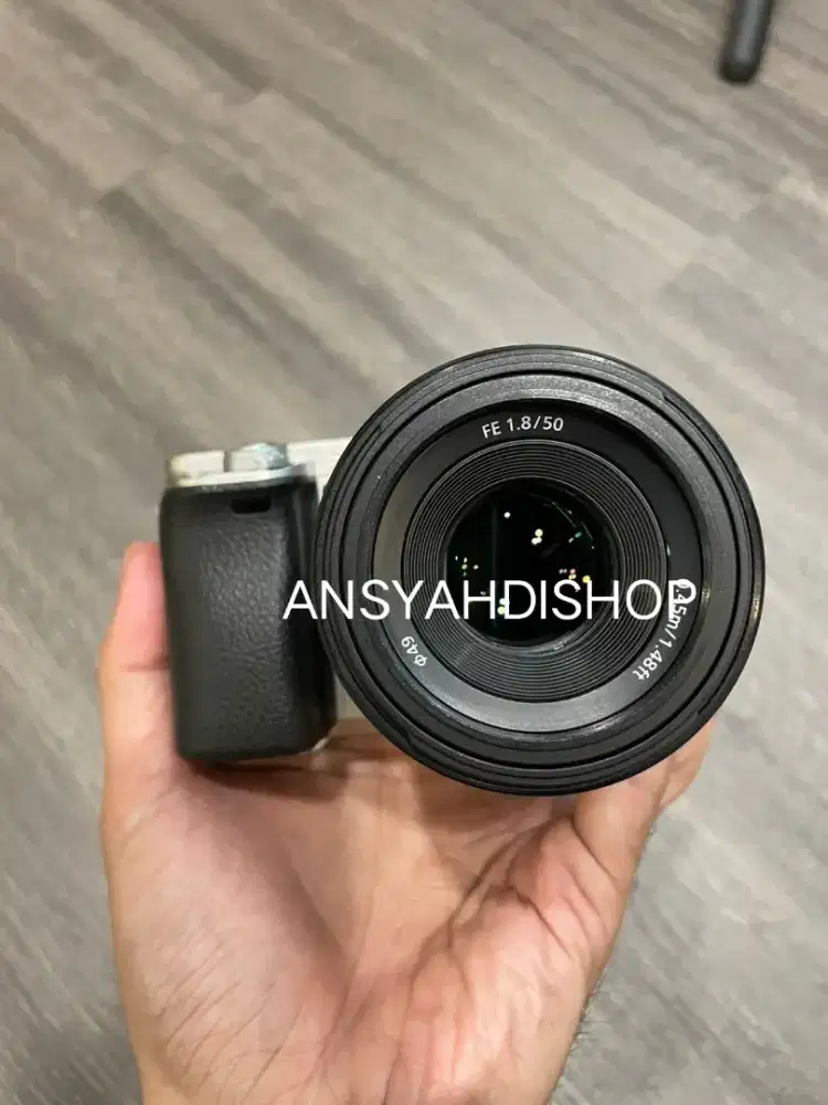 Sony a6000 + lensa Sony FE 50mm f1.8