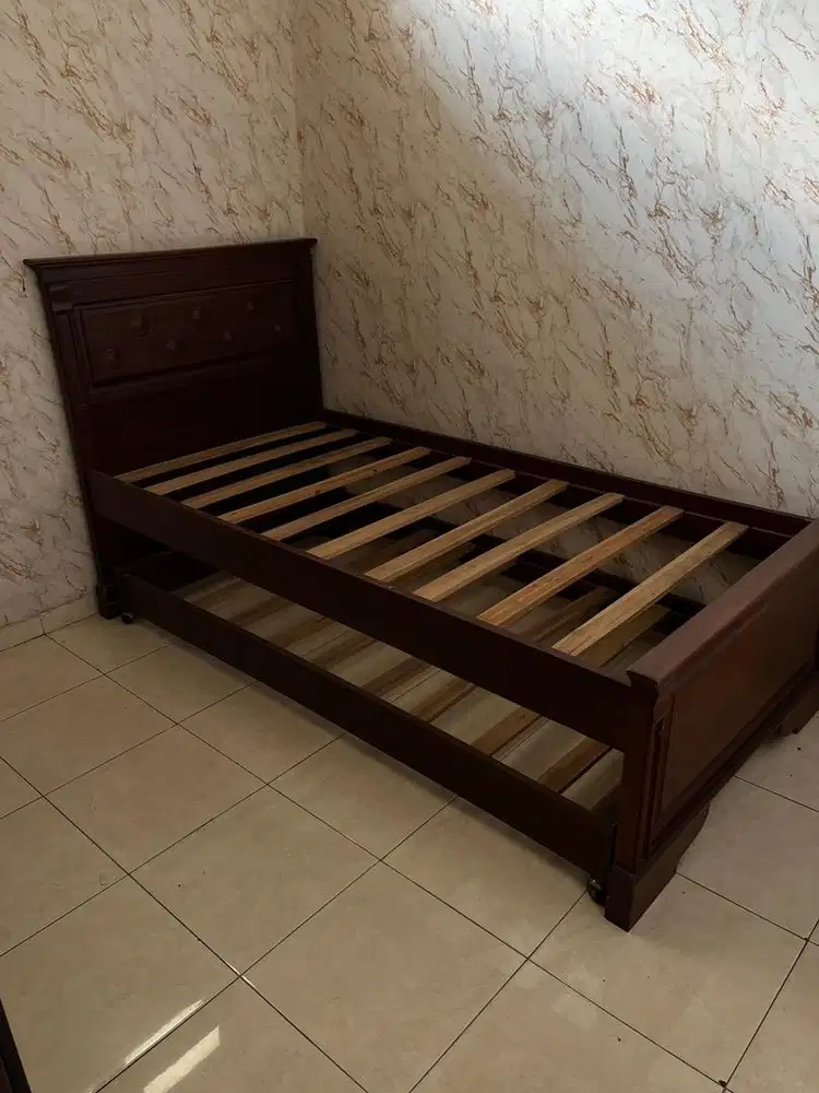 DI JUAL KASUR JATI BEKAS TINGKAT