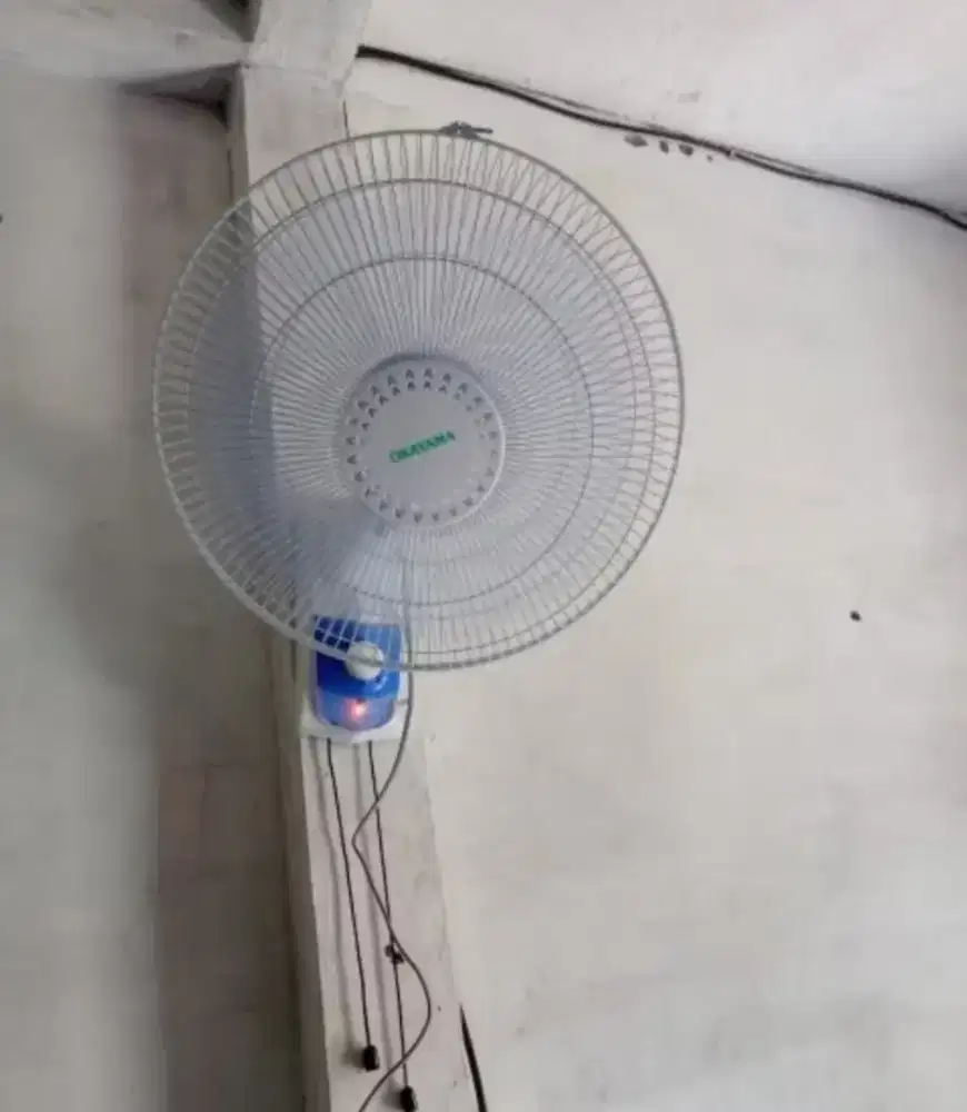 Kipas Angin Dinding Like New