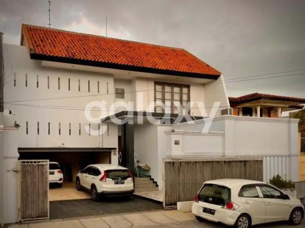 RUMAH SEMI VILLA DI TUKAD UNDA PANJER DENPASAR, BALI