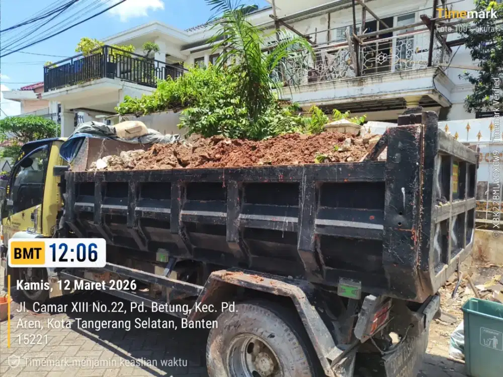 Jasa buang puing dan tanah