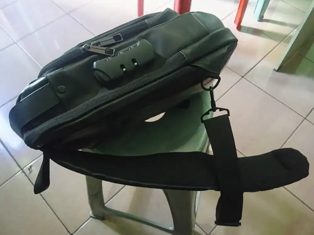 Koleksi Tas slempang pria istimewa