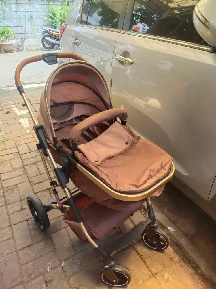 Stroller bayi bekas