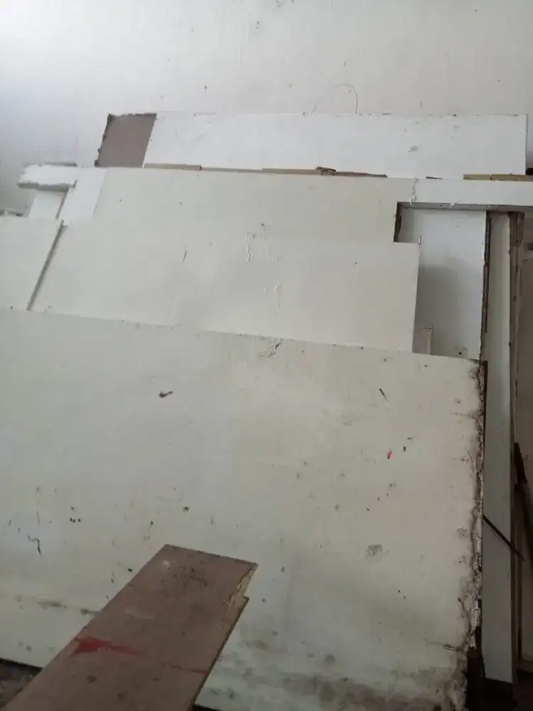 Sekat partisi ruangan