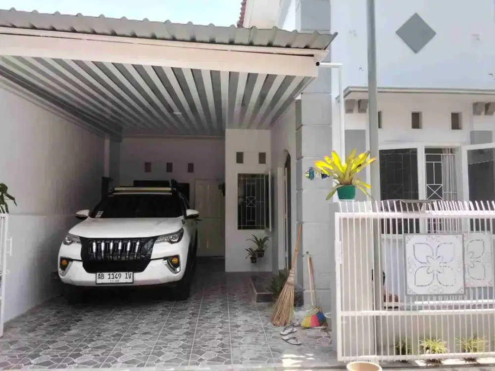 DI JUAL RUMAH CANTIK AREA CONDOCATUR