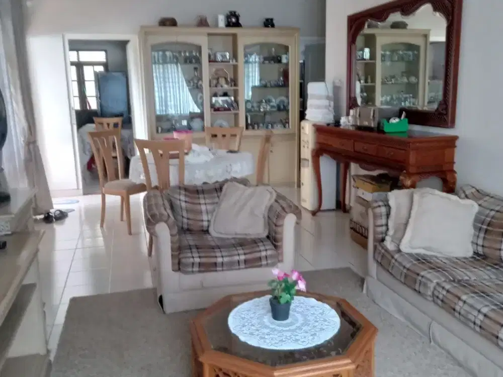 Rumah Klasik di Bandung Utara Ciumbuleuit dekat Kampus Unpar