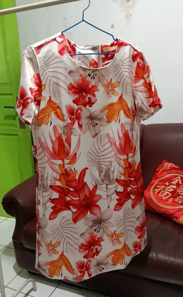 Pakaian Wanita  Minimal ukuran M