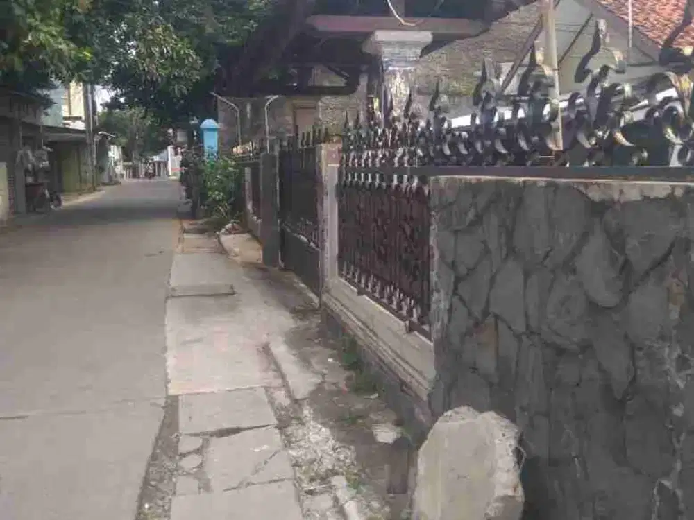 Dijual Murah Kontrakan 3 Pintu Dalam Gang, Baru Renovasi, Bebas Banjir, Ada Tempat Parkir Motor dan Jemur Pakaian