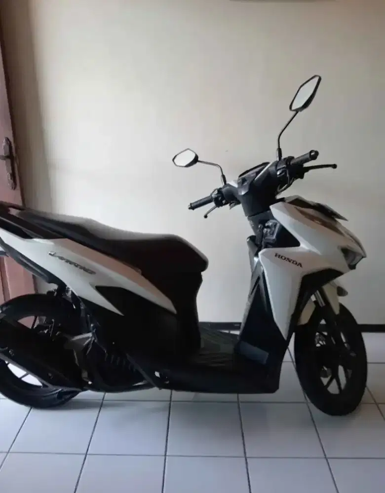 Honda Vario 125 CBS ISS 2021 Putih Cantik
