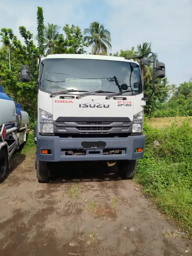 Isuzu Giga FVR 245