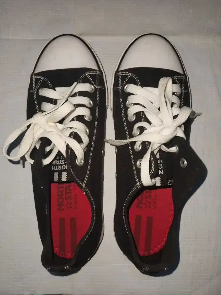 DIJUAL CEPAT! SEPATU NORTH STAR