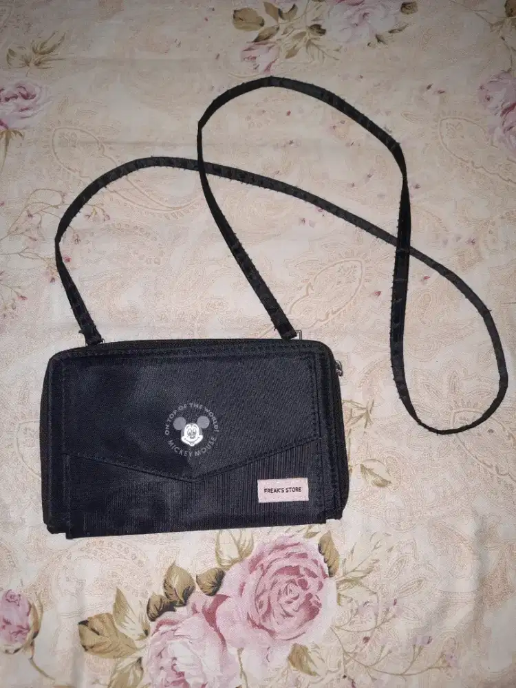 Tas hp slempang  Disney