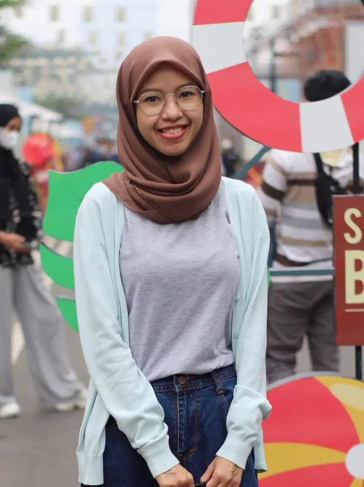 Mencari pekerjaan administrasi / admin.