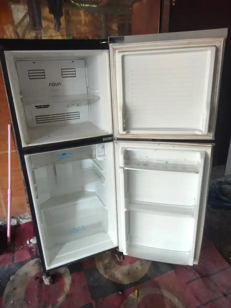 Kulkas 2 pintu aQua