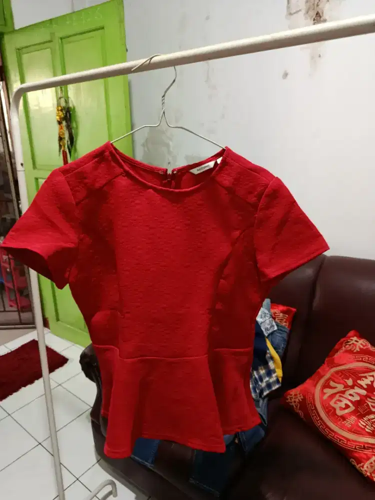 Pakaian wanita  Accent