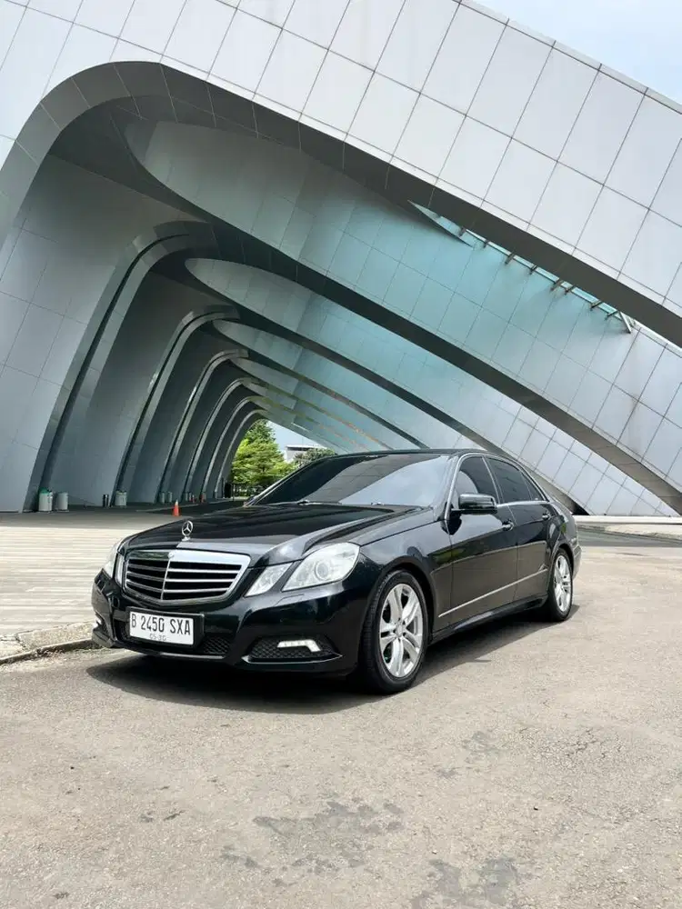 Mercedes-Benz E300 2010 Bensin