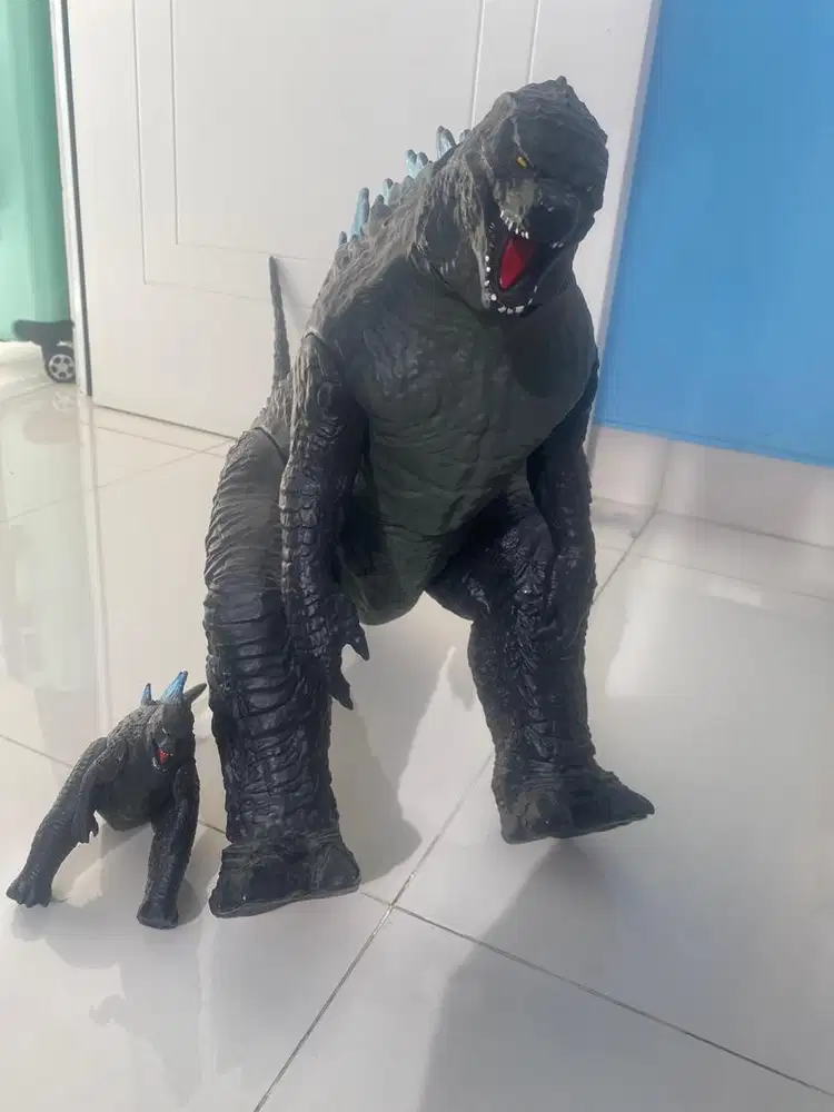 Godzila, d jual cepat